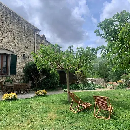Maison En Provence Au Bord De La Riviere Casa vacanze *
